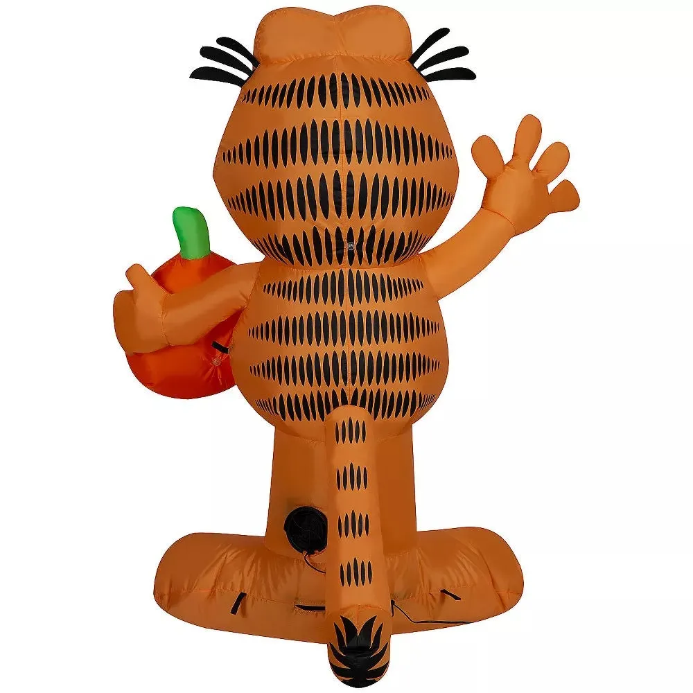 3.5' Airblown® Garfield with Pumpkin Inflatable